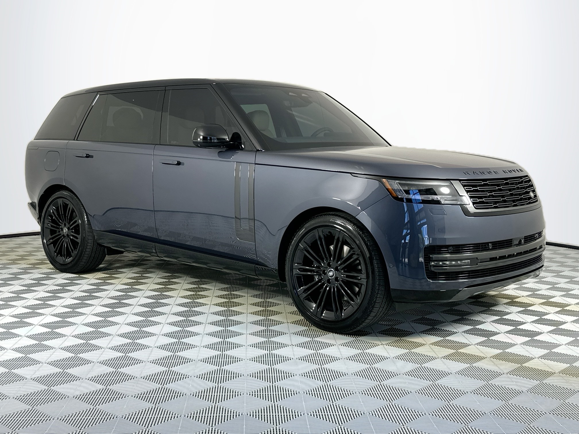 used 2025 Land Rover Range Rover car, priced at $129,999