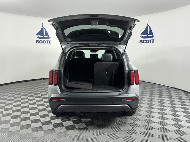 used 2022 Kia Sorento car, priced at $24,636