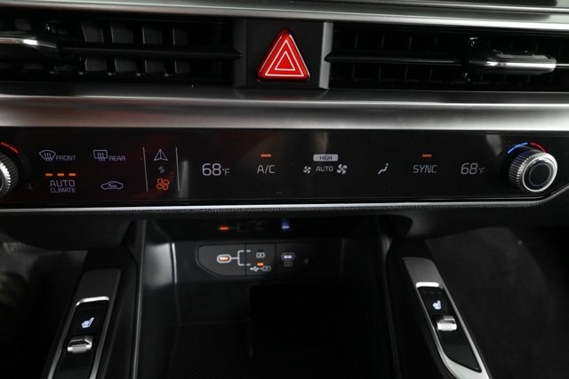 new 2025 Kia Sorento car, priced at $35,888