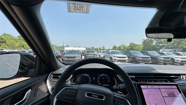 new 2025 Jeep Grand Cherokee car, priced at $45,025
