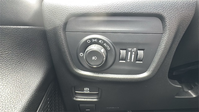 new 2025 Jeep Grand Cherokee car, priced at $45,025