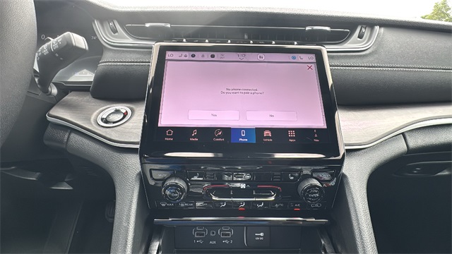new 2025 Jeep Grand Cherokee car, priced at $45,025