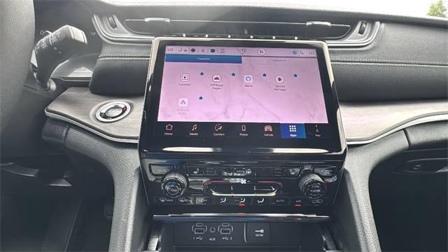 new 2025 Jeep Grand Cherokee car, priced at $45,025