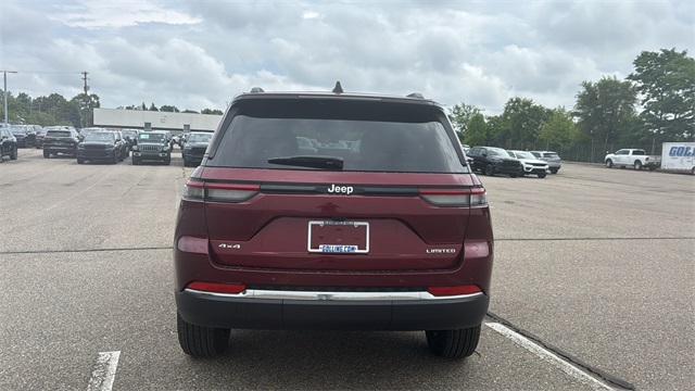 new 2025 Jeep Grand Cherokee car, priced at $45,025