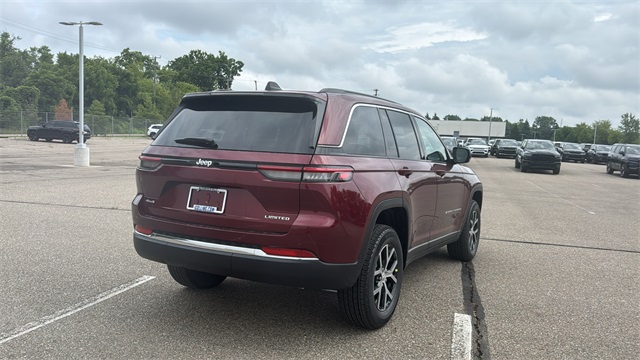 new 2025 Jeep Grand Cherokee car, priced at $45,025
