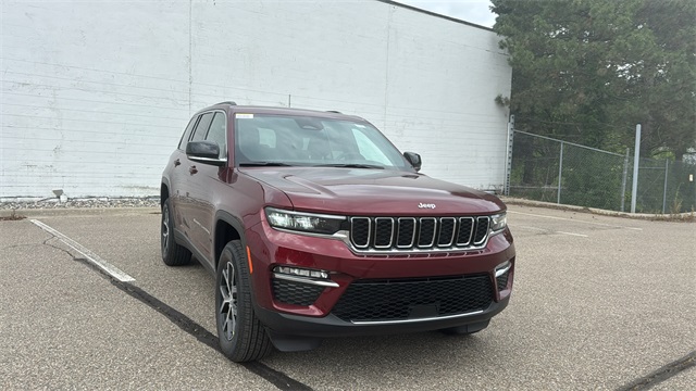 new 2025 Jeep Grand Cherokee car, priced at $45,025