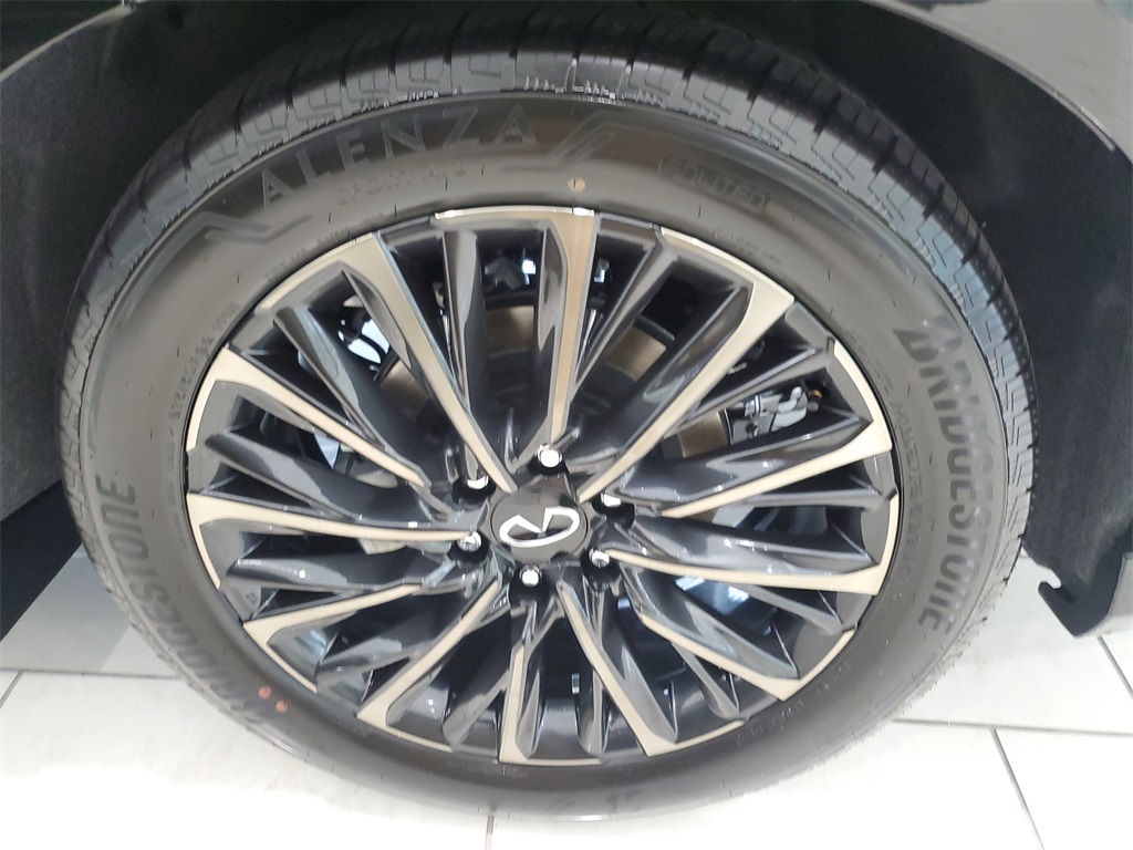 new 2025 INFINITI QX80 car, priced at $101,590