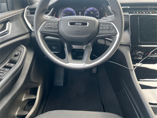 new 2025 Jeep Grand Cherokee car, priced at $37,514