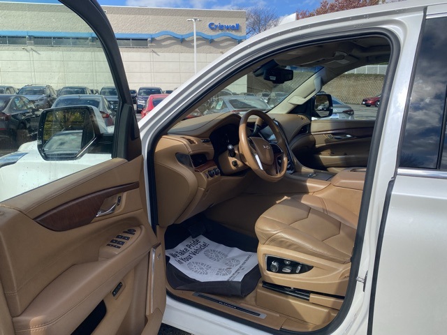 used 2016 Cadillac Escalade ESV car, priced at $19,995