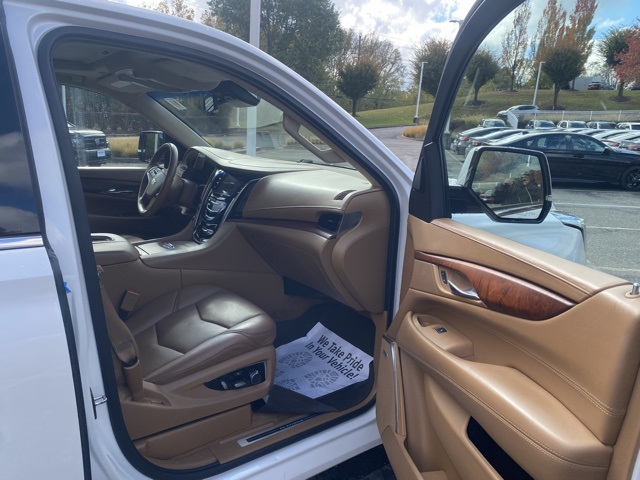 used 2016 Cadillac Escalade ESV car, priced at $19,995