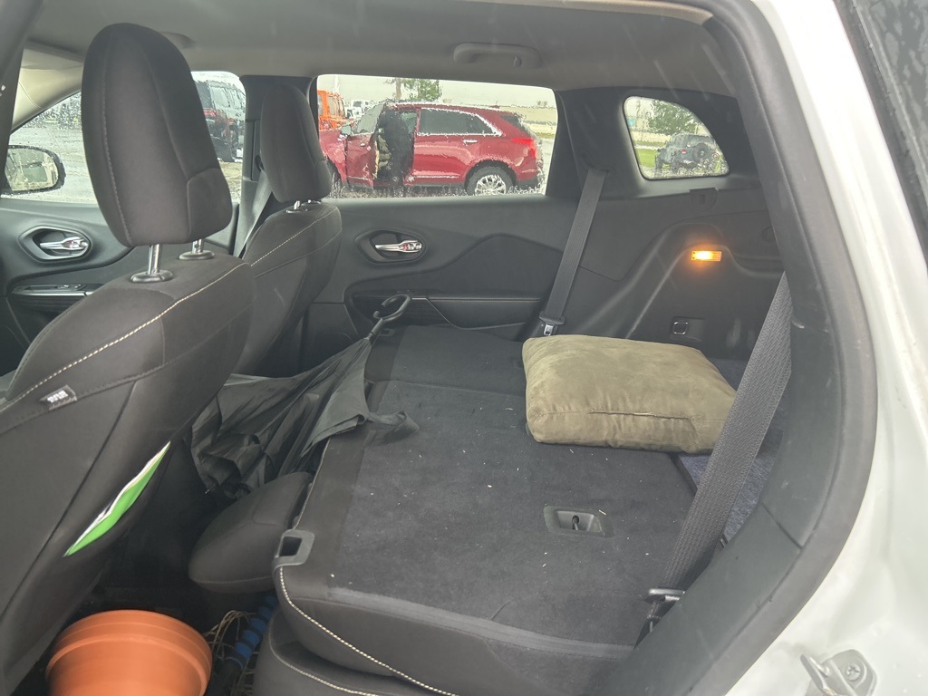 used 2015 Jeep Cherokee car