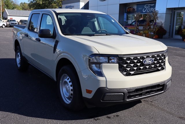 new 2025 Ford Maverick car, priced at $31,400