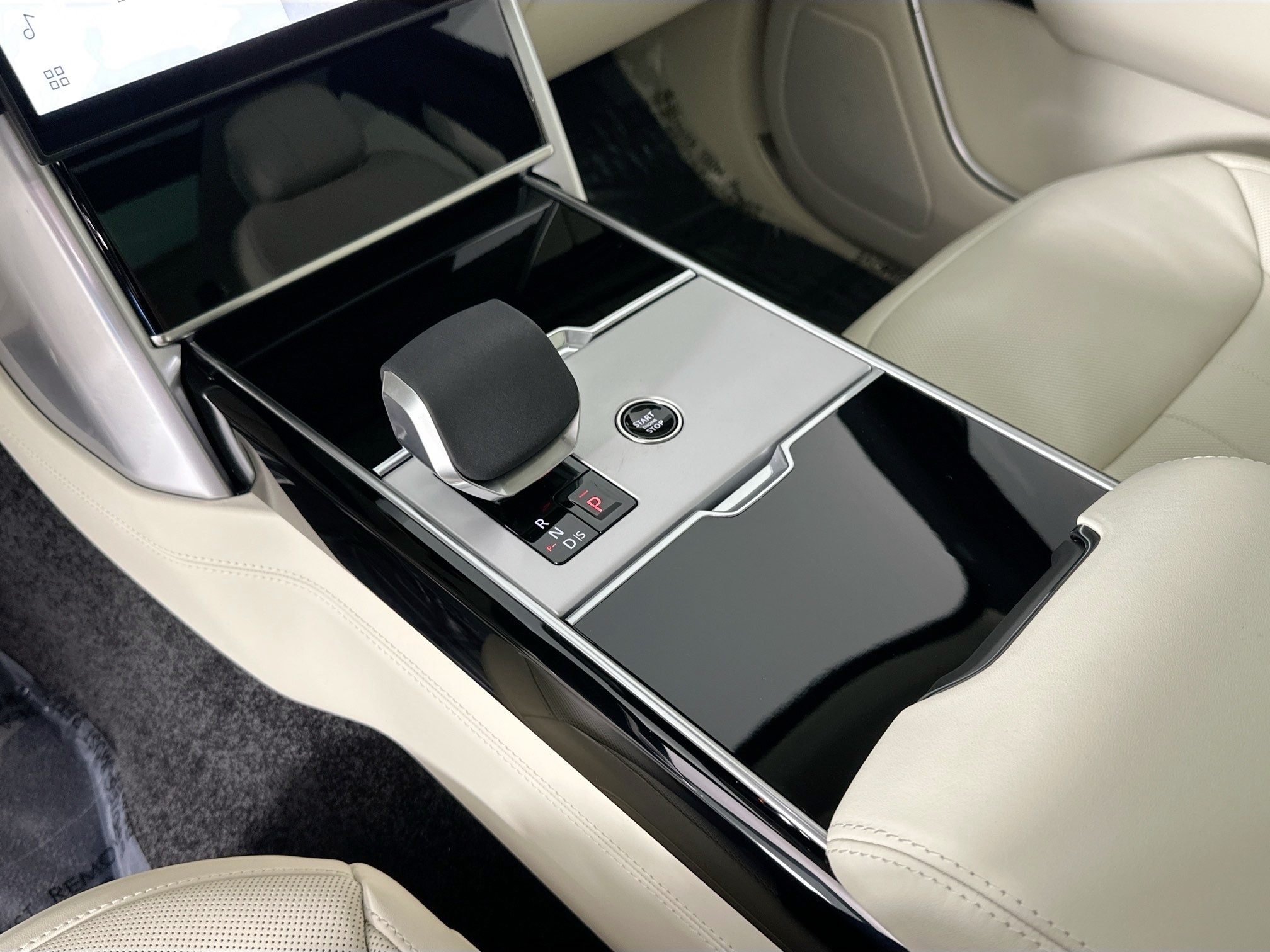 new 2025 Land Rover Range Rover car, priced at $127,410