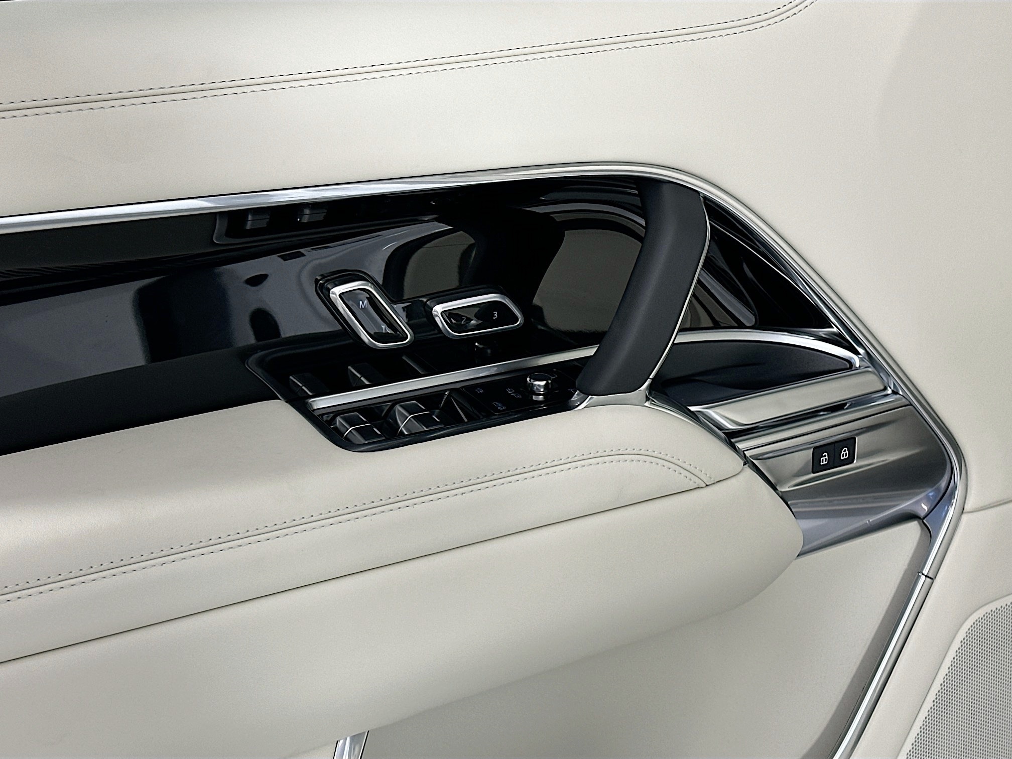 new 2025 Land Rover Range Rover car, priced at $127,410