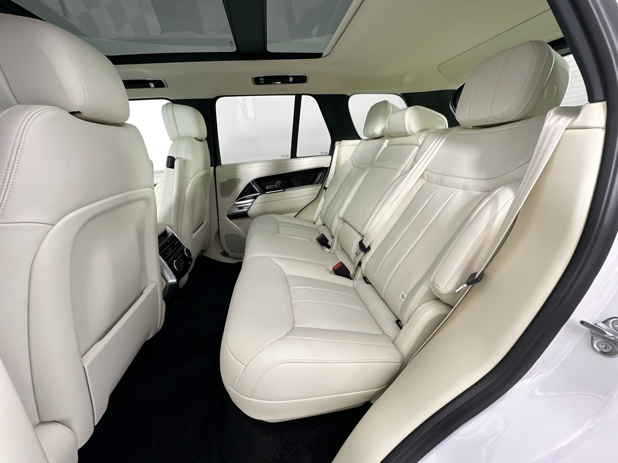 new 2025 Land Rover Range Rover car, priced at $127,410