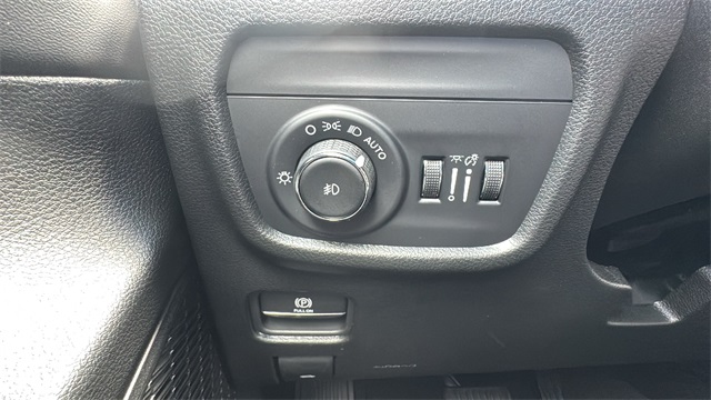 new 2025 Jeep Grand Cherokee car, priced at $45,025