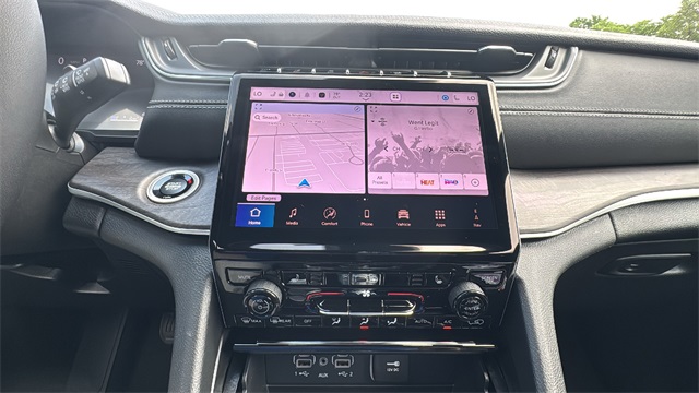 new 2025 Jeep Grand Cherokee car, priced at $45,025