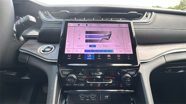 new 2025 Jeep Grand Cherokee car, priced at $45,025