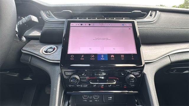 new 2025 Jeep Grand Cherokee car, priced at $45,025