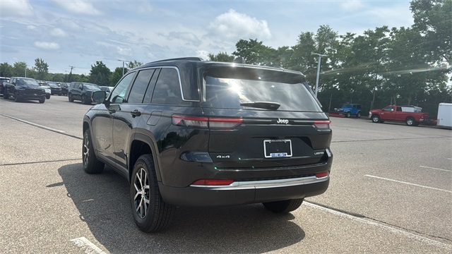 new 2025 Jeep Grand Cherokee car, priced at $45,025