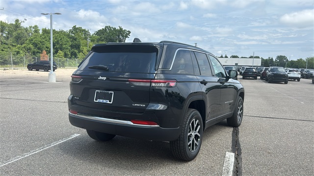 new 2025 Jeep Grand Cherokee car, priced at $45,025