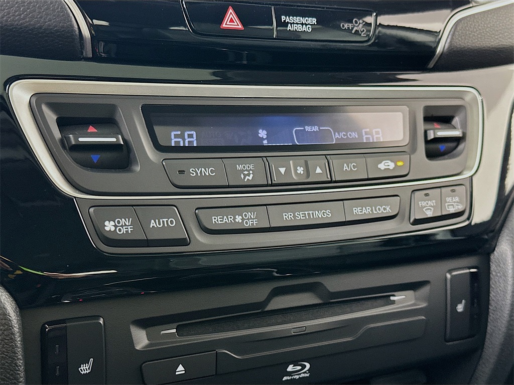 used 2022 Honda Pilot car, priced at $35,290