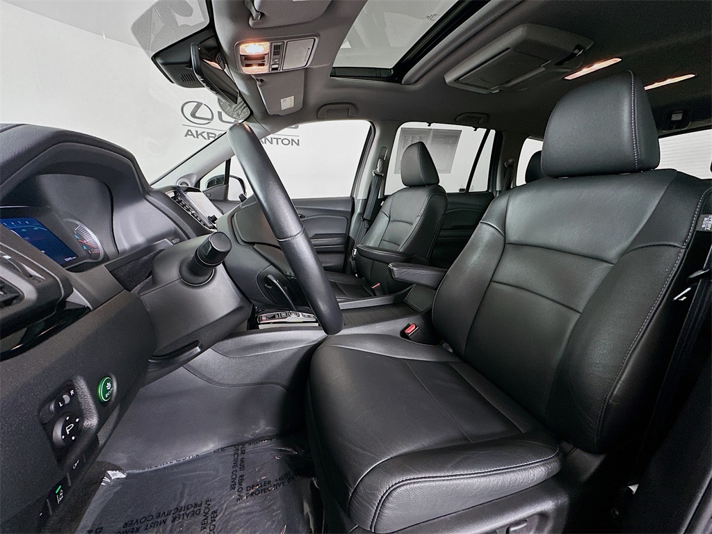 used 2022 Honda Pilot car, priced at $35,290