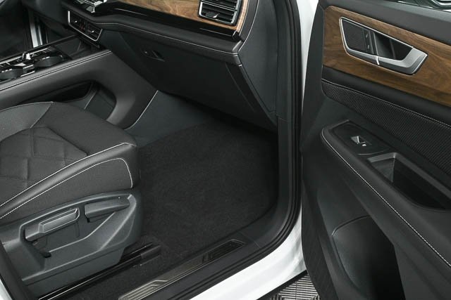 new 2025 Volkswagen Atlas car, priced at $45,017