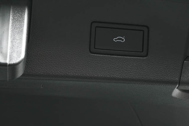 new 2025 Volkswagen Atlas car, priced at $45,017