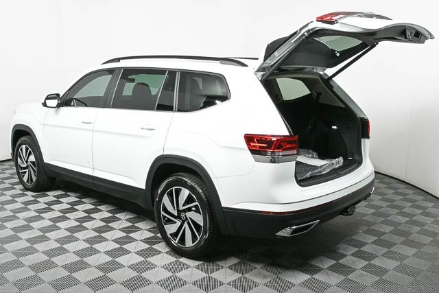 new 2025 Volkswagen Atlas car, priced at $45,017