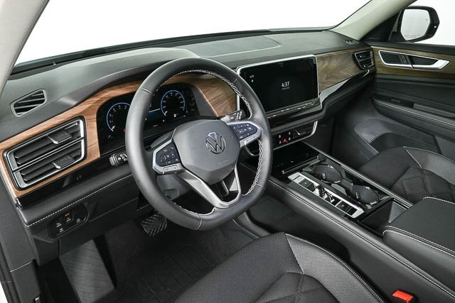 new 2025 Volkswagen Atlas car, priced at $45,017