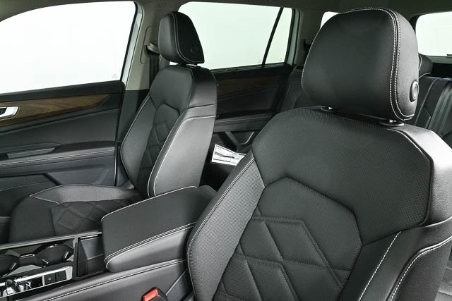 new 2025 Volkswagen Atlas car, priced at $45,017