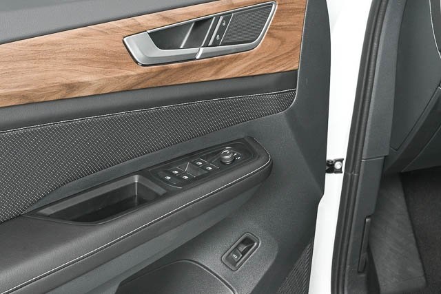 new 2025 Volkswagen Atlas car, priced at $45,017