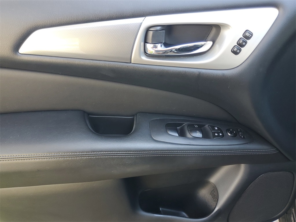 used 2020 Nissan Pathfinder car, priced at $17,395