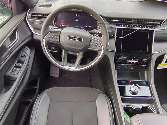 new 2025 Jeep Grand Cherokee car, priced at $45,087