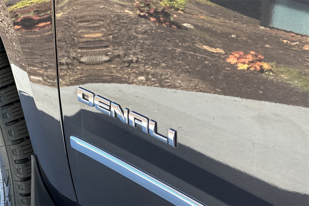 used 2016 GMC Yukon XL car, priced at $27,904