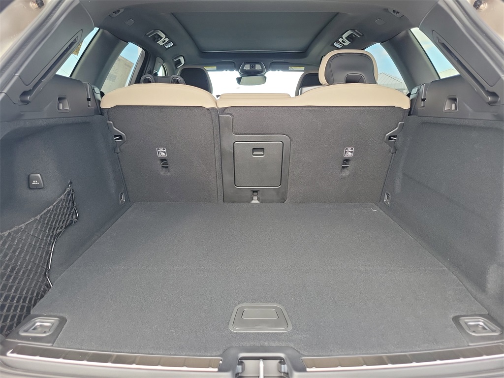 new 2026 Volvo XC60 Plug-In Hybrid car, priced at $66,285