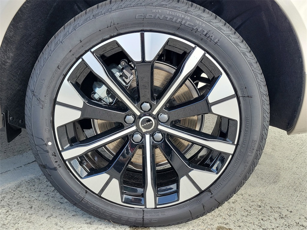 new 2026 Volvo XC60 Plug-In Hybrid car, priced at $66,285