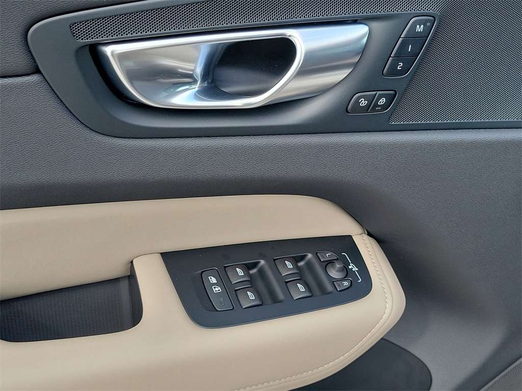 new 2026 Volvo XC60 Plug-In Hybrid car, priced at $66,285