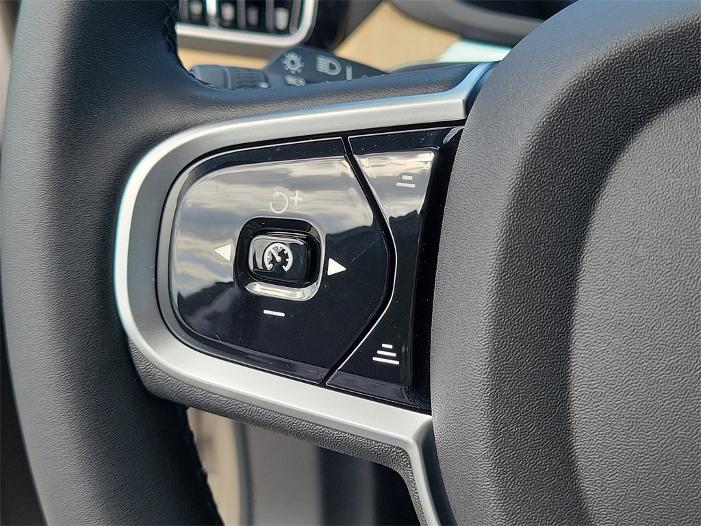 new 2026 Volvo XC60 Plug-In Hybrid car, priced at $66,285