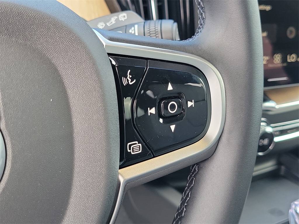 new 2026 Volvo XC60 Plug-In Hybrid car, priced at $66,285