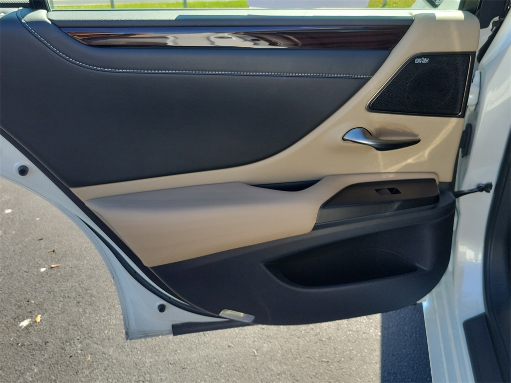 used 2019 Lexus ES car, priced at $28,998