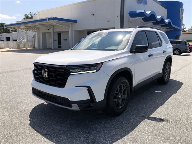 new 2025 Honda Pilot car, priced at $50,850