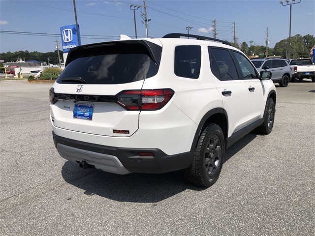 new 2025 Honda Pilot car, priced at $50,850