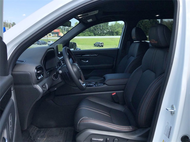 new 2025 Honda Pilot car, priced at $50,850