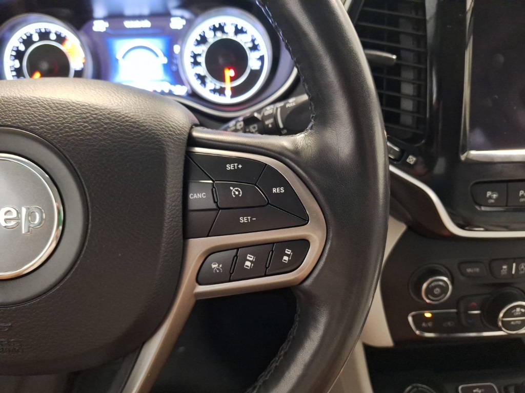 used 2021 Jeep Cherokee car, priced at $23,749
