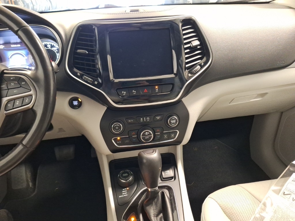 used 2021 Jeep Cherokee car, priced at $23,749