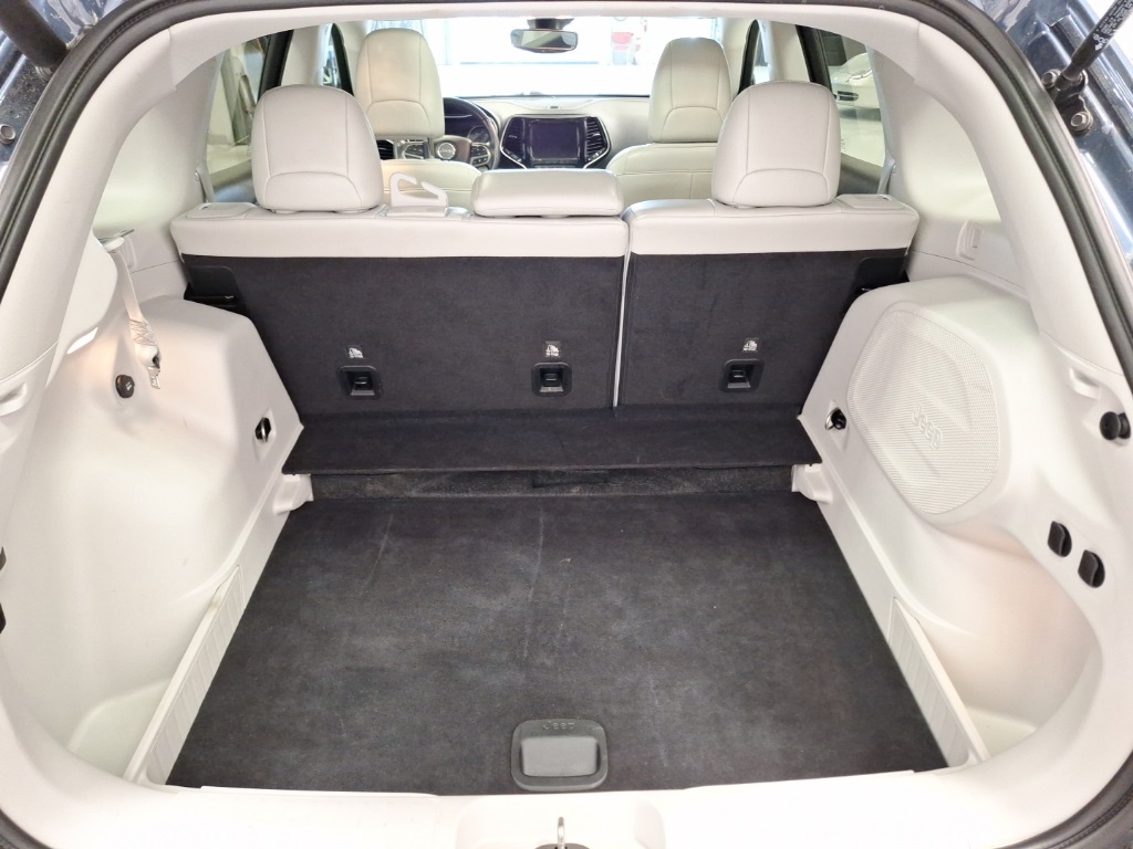 used 2021 Jeep Cherokee car, priced at $23,749
