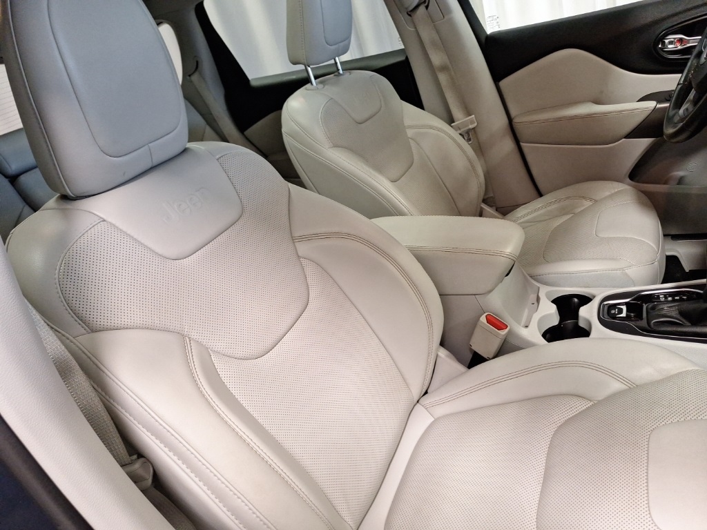 used 2021 Jeep Cherokee car, priced at $23,749