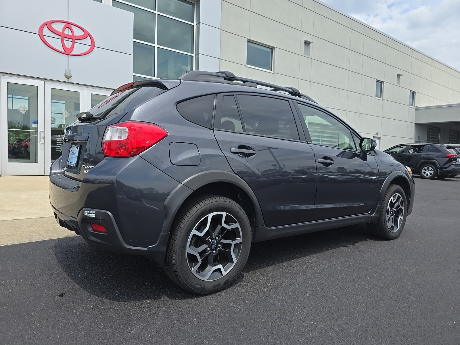 used 2016 Subaru Crosstrek car, priced at $9,890